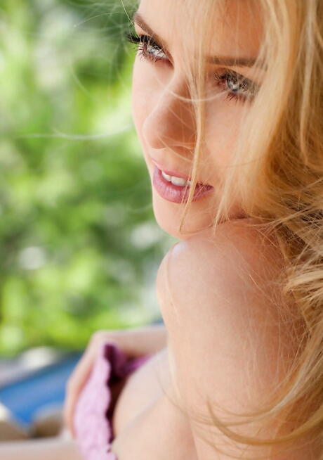 Superb czech blond hottie Abigaile Johnson in sexy hot underwear