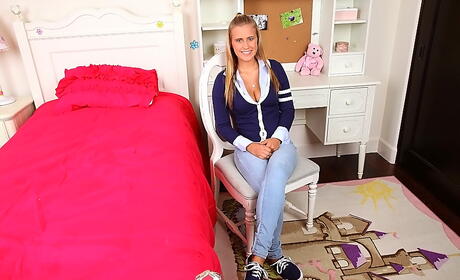 Svelte american young Alanna Anderson in jeans exposing big tits and hot ass 