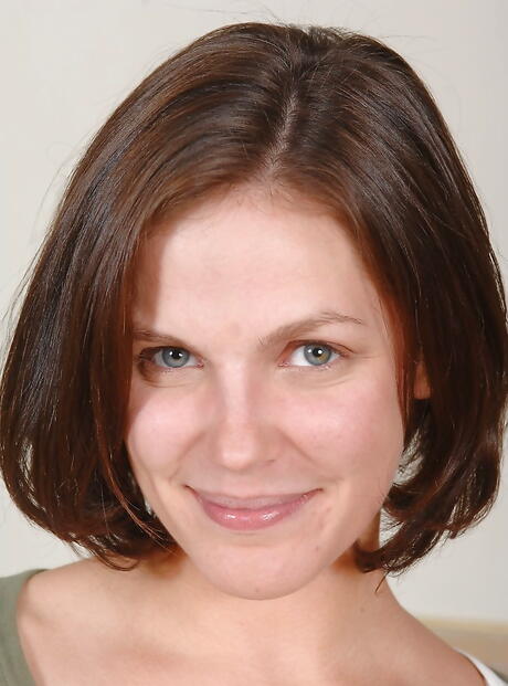 Deluxe american dark hair milf Bobbi Starr makes some foot fetish 