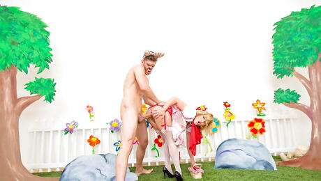 Curious american blond Krissy Lynn suck big cock and fuck in the ass 