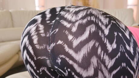 Enticing hungarian babe Suzy Fox revealing big titties and jerking off 