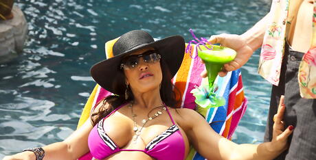 Hot american milf Lisa Ann rammed in her hairy pussy after good cock suck near the pool