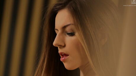 Appealing brittish bombshell Stella Cox shows big knockers and masturbates 