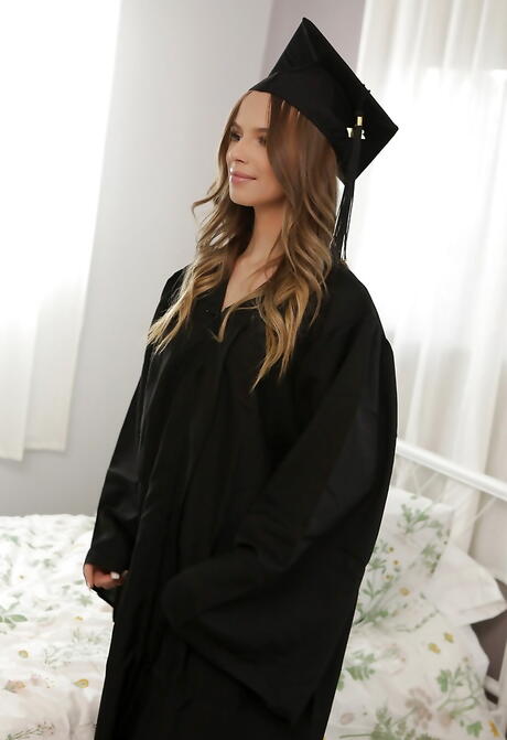 Stunning american young Jillian Janson drilled by huge rod after good suck 