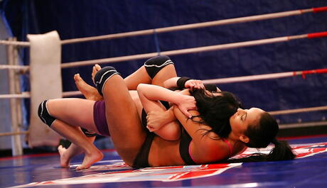 Superb women Lexy Little and Lioness in wild lesbian catfight 