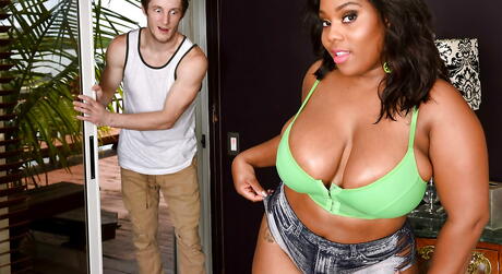 Sumptuous american fat Ms Yummy in fancy shorts take big cock in cute pussy 