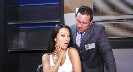 Charming american milf Asa Akira sucking on cock and takes a cumshot in mouth 