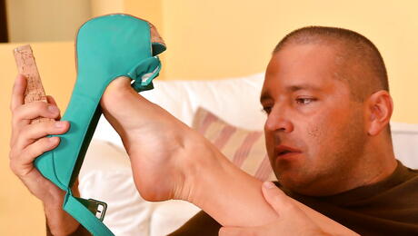 Deluxe British Yuffie Yulan Dobrze ssią kutasa i robi gorący strzał
