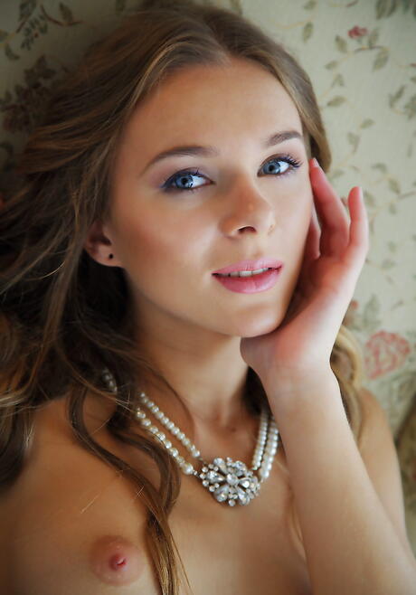 Foxy Teen Karissa Diamond wykonuje fetysz stóp
