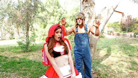 Välformade amerikanska unga Nikki Rhodes i sexscen utanför
