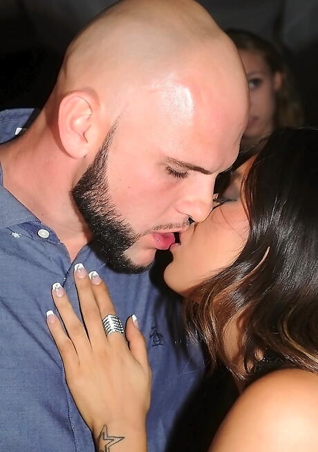 Fantastische meisjes AJ Applegate en Linda Lay Lay nemen deel aan XXX Orgy op het nachtfeestje
