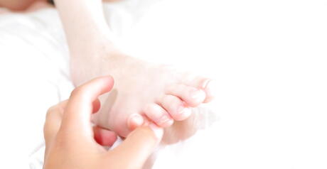 热辣的美国黑发少女 Blaire Ivory 的下流恋足行为
