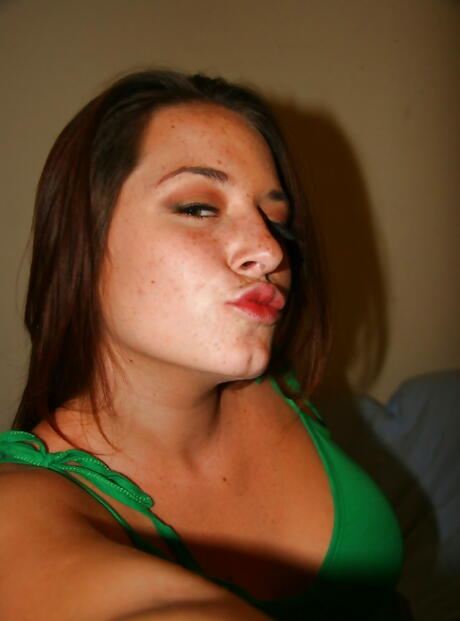 Slender american teen Talia Palmer in hot posing gallery