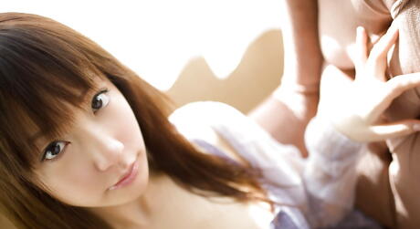 Bedøvelse japansk teen Hina Kurumi i hot sexet undertøj
