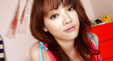 Gracile japanese teen Mai Kitamura in sexy undies in foot fetish show 