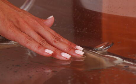 Wet And Pissy: ديلوكس التشيك هوتي راشيل إيفانز في معرض التدخين فيم في المكتب