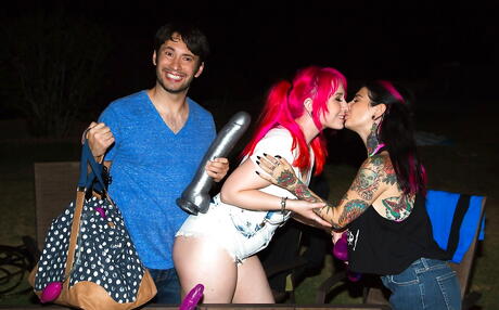 Burning Angel: 诱人的美国红发小母牛 Proxy Paige 在吮吸后被钻进屁眼