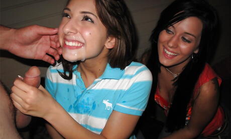 Sultry girls Bees Kelly and Lexi Bloom enjoy amazing group sex scene 