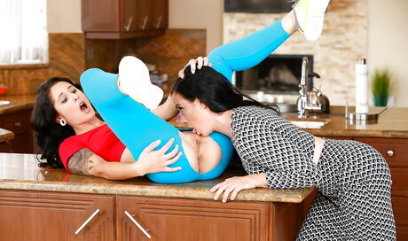 Akira Shell Porn Pics