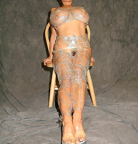 Attraente milf tedesco Milf Chloe Vevrier nella Galleria Fetish Hot
