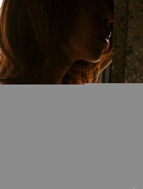 Sexet japansk teenager Jun Kusanagi i sexet lingeragtige, der viser store boobies og spreder hendes ben
