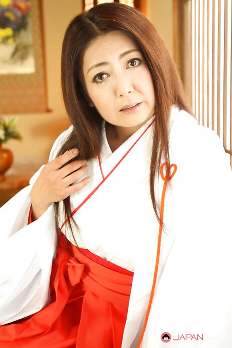 Deluxe japanese dark-haired Ayano Murasaki in sexy underwear 
