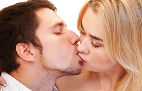 Fantastisk russisk blond amatør via Lasciva rammet efter god blowjob
