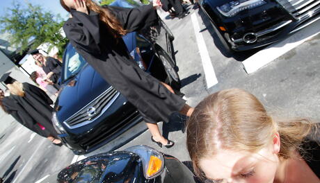 Gracile American Youthful Alex Chance foré dans son castor poilue après pipe humide à l