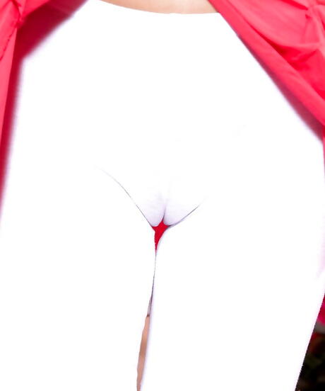 Fantastisk amerikansk blond tenåring Alina West utsetter små pupper og rykk av
