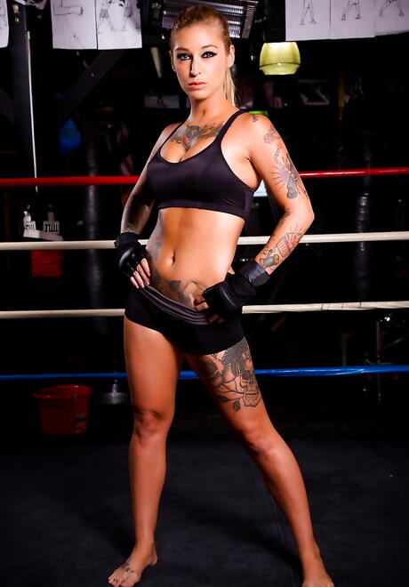 Burning Angel: Inviting american blonde milf Kleio Valentien in shorts shows some fetish