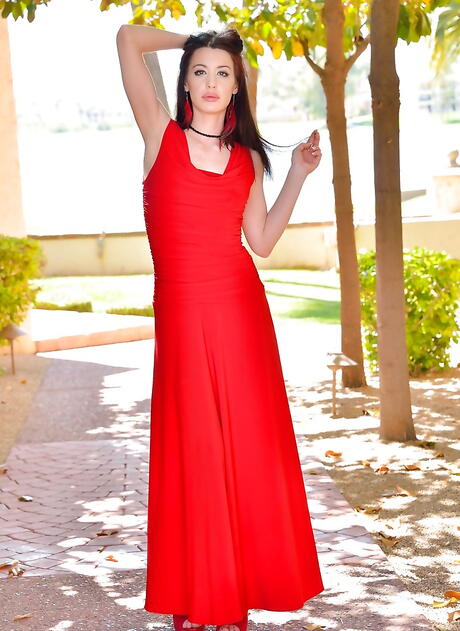 FTV Girls: Hot brunette babe Cali exhibits her ass in sexy underwear and loves sex toy outdoor