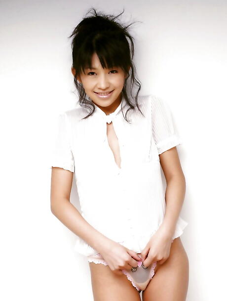 Very attractive japanese youthful Sasa Handa in sexy hot undies 