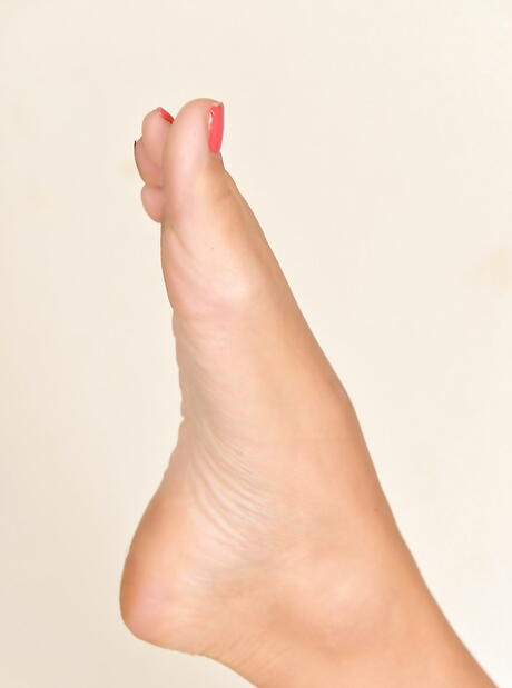 Saftig ungarsk Milf Angel Blade gør nogle varme fodfetish
