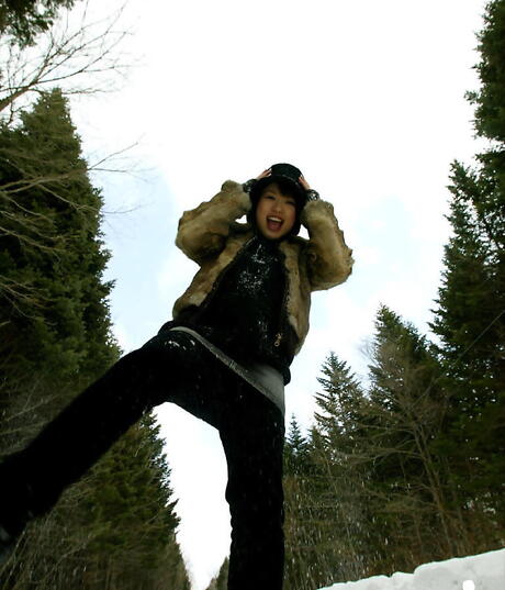 Rangy Japanese Young Hitomi Hayasaka w galerii Softcore
