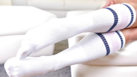 Milf Lina Dean, bem torneado, adora um fetiche por pé quente
