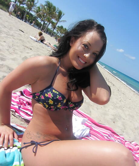 Sylphlike beauties Shay Golden, Jazlyn Dimez and Savannah Paige in hot orgy in outdoor party