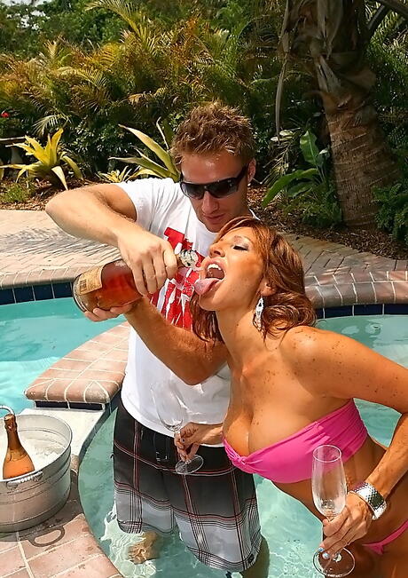 Milf Hunter: Excellent chilean older Tara Holiday rammed by cock near the pool