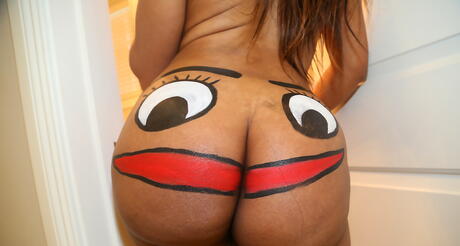 Attraente amatoriale americano Jayla Foxx che mostra il suo sedere
