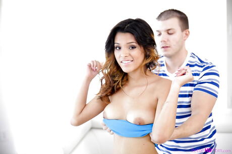 Foxy American Teen Josie Jagger geneukt na hete zuigen
