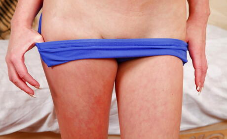 セクシーなアメリカ人ティーン、リジー・ベルの奇妙なフェティッシュ・ギャラリー
