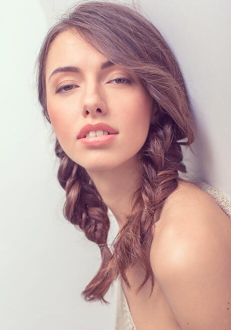 Teen Hot Nadine B aime le fétiche des pieds chauds
