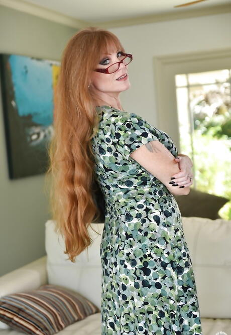 Mommy Blows Best: Voluptuous american mom Darla Crane in sexy undies shows big hooters and spreads her legs