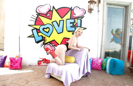 Excellent american porn star Samantha Rone reveals her ass outside