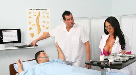 Seductive american milf Mariah Milano banged after good cock suck 