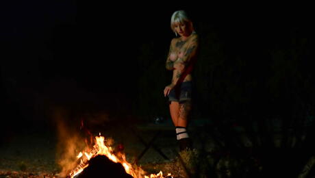 Attractive american cutie Kleio Valentien in fancy shorts posing