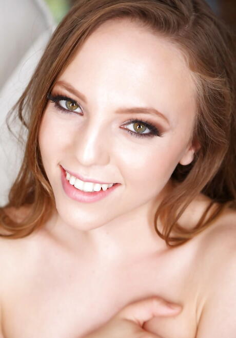 穿着内衣的美国艳星奥布里-斯塔（Aubrey Star）的恋足癖
