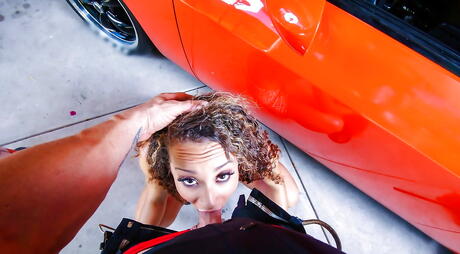 Sultry American Pornstar Teanna Trump rammade efter Hot Suck
