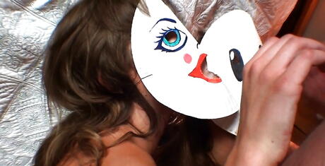 Sexy Cuties Kimmy Granger und Sara Luvv genießen Sie die Hardcore -Gruppen -Sexszene auf der Party
