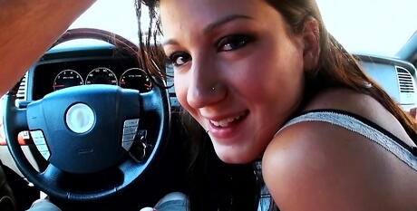 Hot Madison blonder i varmt undertøyarbeid på Rod
