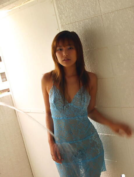 Grachurador Hottie Japonês Yua Aida gosta de algum fetiche por pé quente
